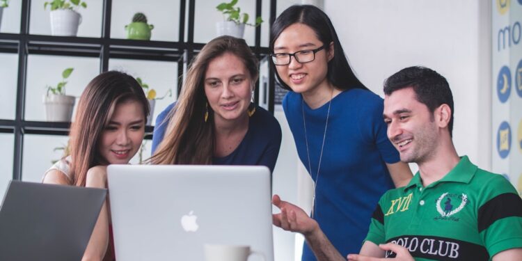 Marketer building a content calendar for the Q4 holiday rush