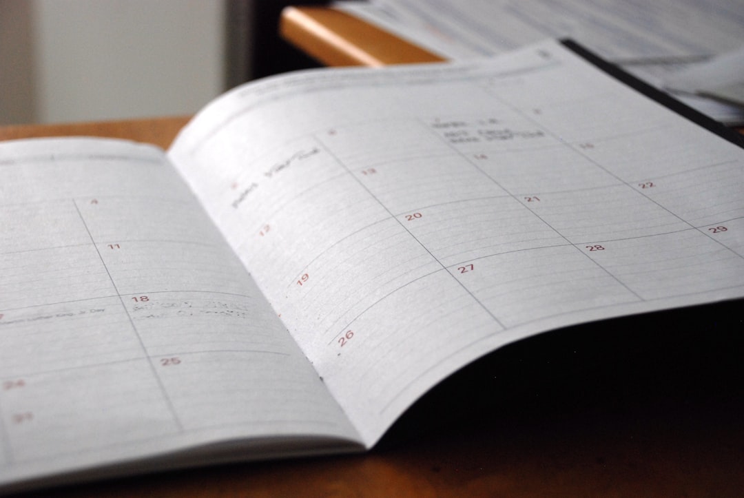 Consultant blocking hours for a freelance retainer schedule